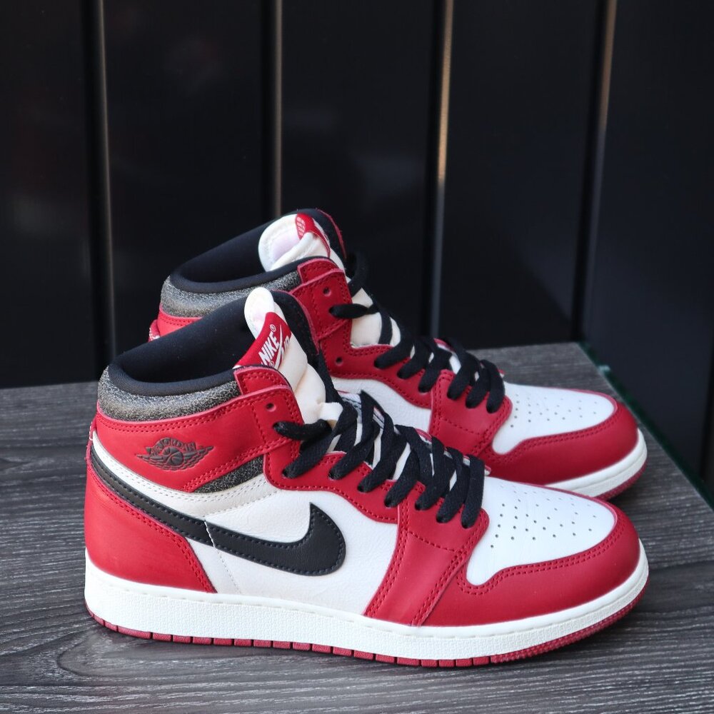 Air Jordan 1 Retro High OG "Chicago Lost and Found" Sneaker